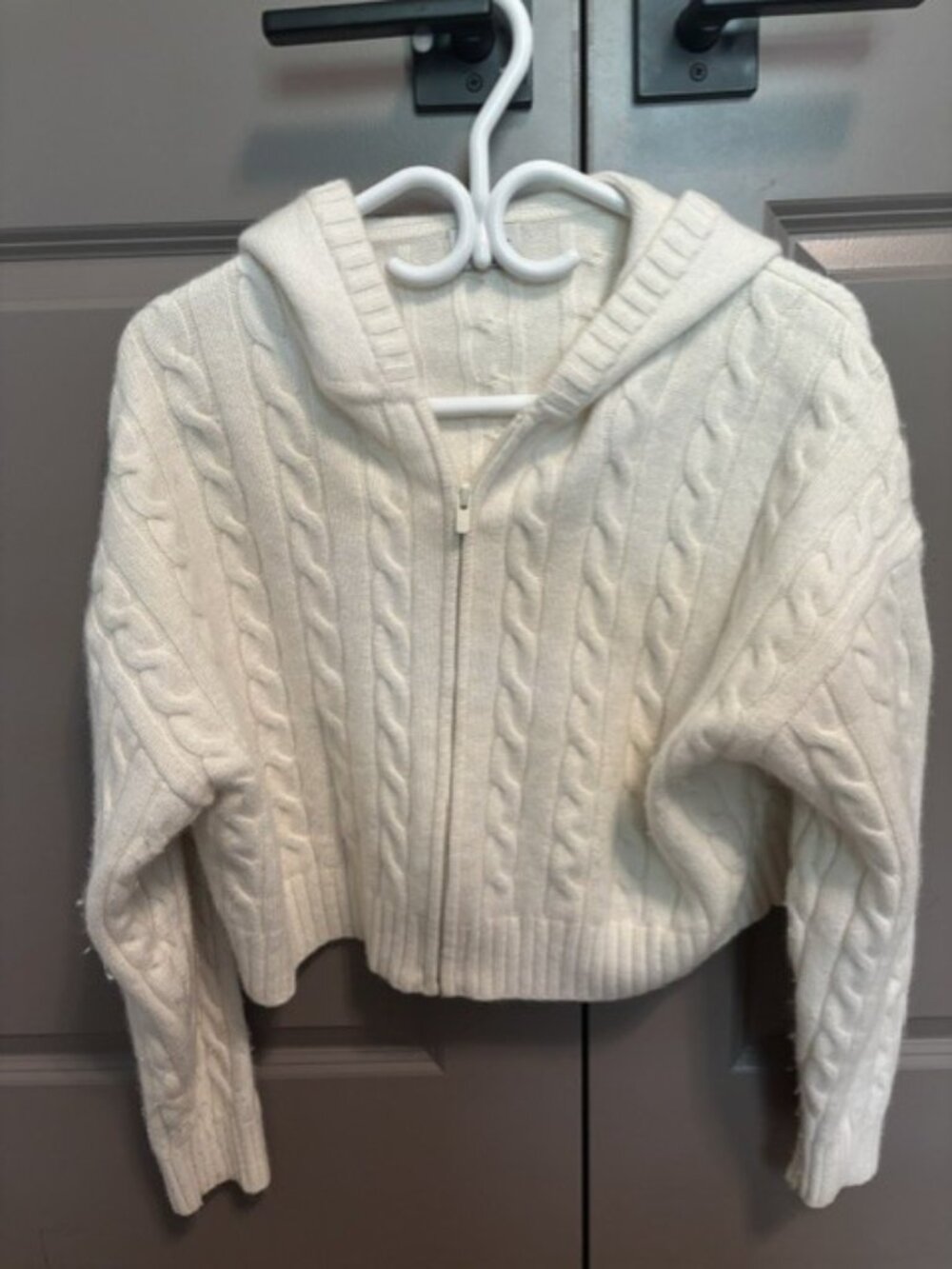 Aritzia Sunday Best Cable Knit Cropped Zip Hoodie Sweater – Cream – Size S
